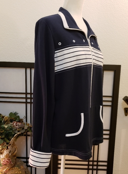 Jacket - Picture 2 of 9